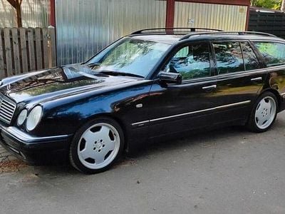 Schwarz Gebraucht 1999 Mercedes E55 AMG AMG Kombi | 7.400 €