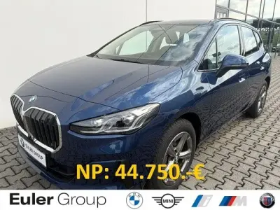 Gebraucht BMW 220 Active Tourer Luxury Line 170 PS (125 kW) 2025 Blau Van / Kleinbus