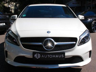 Gebraucht Mercedes A180 122 PS (89 kW) 2016 Calcitweiss  unilack Limousine