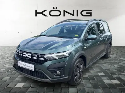 Gebraucht Dacia Jogger Expression 110 PS (80 kW) 2025 Grün Van / Kleinbus