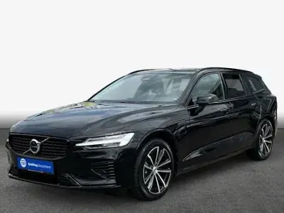 Gebraucht Volvo V60 Plus 336 PS (247 kW) 2024 Onyx black metallic Kombi
