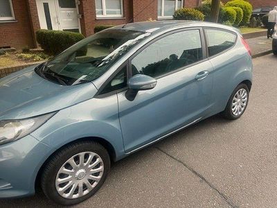 Usata Ford Fiesta 60 CV (44 kW) 2010 Grigio Berlina