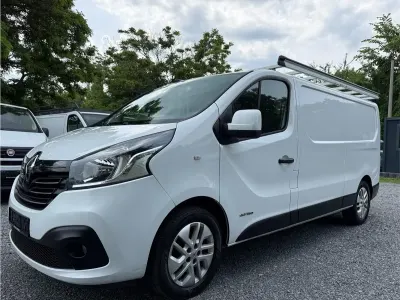 Gebraucht Renault Trafic 140 PS (102 kW) 2015 Weiß Van / Kleinbus
