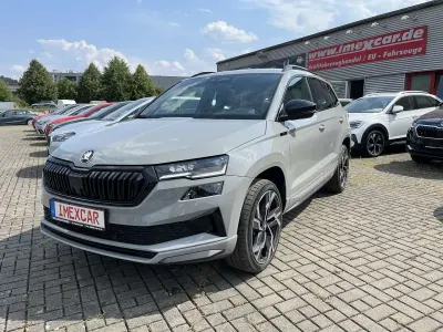 Neu Skoda Karoq SportlinePlus 150 PS (110 kW) 2026 Stahl grau SUV