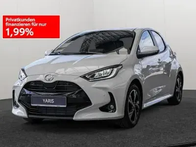 Neu Toyota Yaris Hybrid Comfort 116 PS (85 kW) 2025 Weiß Limousine