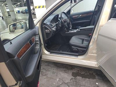 Beige Gebraucht 2010 Mercedes C200 Elegance Limousine | 8.400 € (Etwas zu teuer)