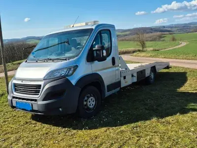 Gebraucht Peugeot Boxer 163 PS (119 kW) 2018 Silber Van