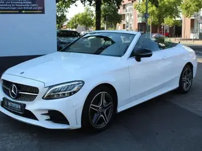 Gebraucht Mercedes C180 AMG line 156 PS (114 kW) 2020 Weiß Cabrio