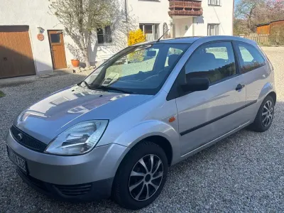Usata Ford Fiesta 60 CV (44 kW) 2003 Argento Utilitaria