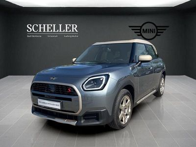 Second-hand Mini Countryman Favoured 218 CP (160 kW) 2024 Verde SUV