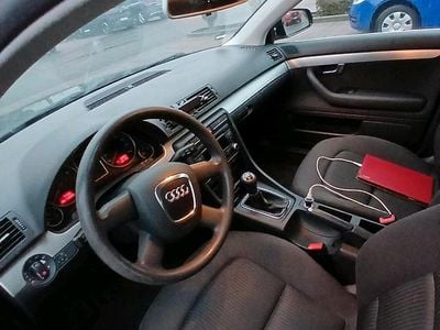 Schwarz Gebraucht 2007 Audi A4 Limousine | 3.650 € (Guter Preis)