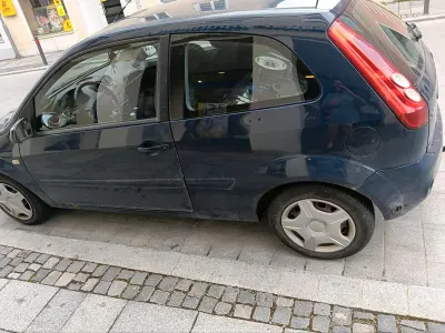 Używany Ford Fiesta 60 KM (44 kW) 2008 Niebieski Hatchback