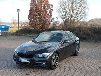 Gebraucht BMW 325 Sport Line 224 PS (164 kW) 2017 Schwarz Limousine