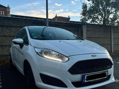 Gebraucht Ford Fiesta Celebration 60 PS (44 kW) 2016 Kleinwagen
