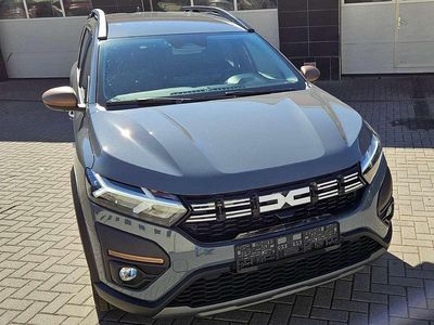 Städtisches grau Gebraucht 2025 Dacia Jogger Extreme Van / Kleinbus | 25.999 € (Fairer Preis)