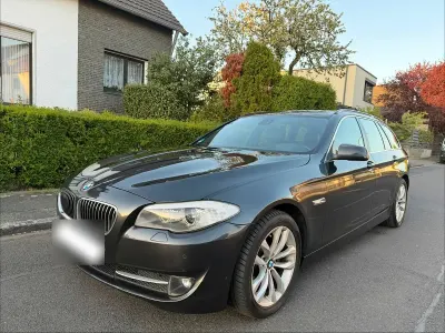 Usata BMW 530 Sport Line 245 CV (180 kW) 2011 Nero Station wagon