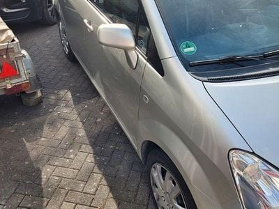 Usata Toyota Corolla Verso Edition 129 CV (94 kW) 2006 Argento Monovolume