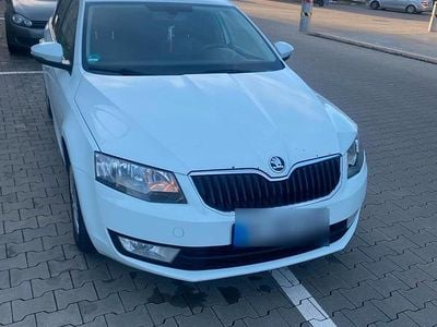 Gebraucht Skoda Octavia 126 PS (92 kW) 2015 Weiß Kleinwagen