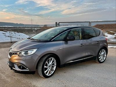 Grau Gebraucht 2018 Renault Scénic IV Bose Edition Van / Kleinbus | 14.300 € (Fairer Preis)