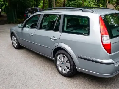 Gebraucht Ford Mondeo 125 PS (91 kW) 2007 Grau Kombi