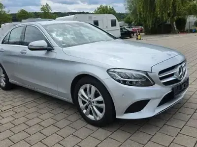 Gebraucht Mercedes C180 Avantgarde 156 PS (114 kW) 2019 Silber Limousine