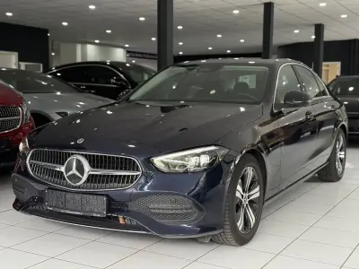 Gebraucht Mercedes C200 Avantgarde 163 PS (119 kW) 2023 Cavansitblau  metalliclack Limousine