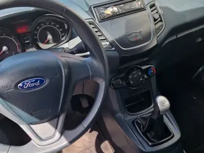Gebraucht Ford Fiesta Trend 60 PS (44 kW) 2012 Weiß Kleinwagen