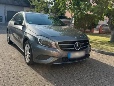 Gebraucht Mercedes A200 136 PS (100 kW) 2012 Grau Kleinwagen