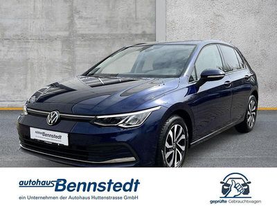 Używany VW Golf VIII Active 131 KM (96 kW) 2022 Niebieski Sedan/Limuzyna