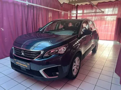 Gebraucht Peugeot 5008 Active 130 PS (95 kW) 2019 Blau SUV