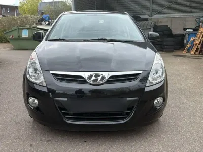 Gebraucht Hyundai i20 Classic 77 PS (56 kW) 2010 Schwarz Kleinwagen