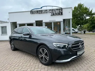 Gebraucht Mercedes E200 Avantgarde 160 PS (117 kW) 2023 Grau Kombi