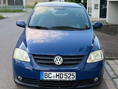 Gebraucht VW Fox Refresh 54 PS (39 kW) 2009 Blau Kleinwagen