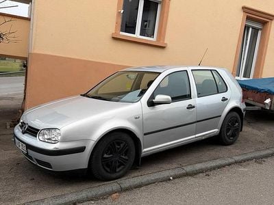 Silber Gebraucht 2001 VW Golf IV Kleinwagen | 1.450 € (Fairer Preis)