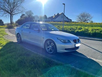 Gebraucht BMW 525 218 PS (160 kW) 2008 Silber Limousine