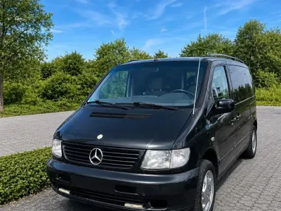 Gebraucht Mercedes V230 143 PS (105 kW) 2002 Schwarz Van / Kleinbus