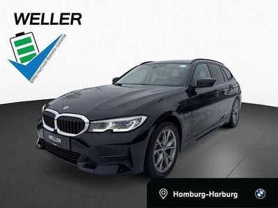 Schwarz (schwarz) Gebraucht 2022 BMW 320e Shadowline Kombi | 25.850 € (Guter Preis)