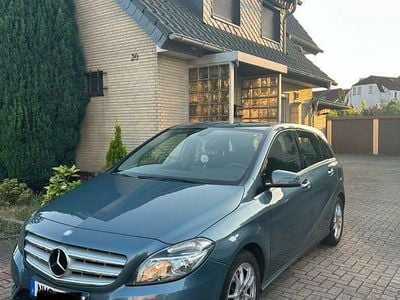 Mercedes B200