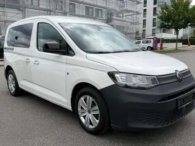 Gebraucht VW Caddy Basis 122 PS (89 kW) 2022 Weiß Van / Kleinbus