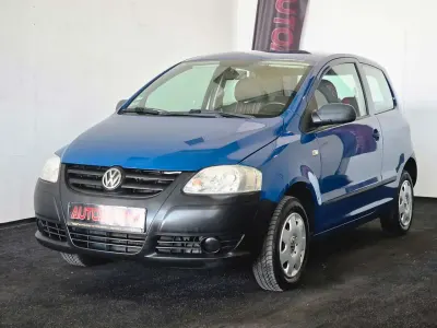 Używany VW Fox Basis 54 KM (39 kW) 2006 Niebieski Hatchback