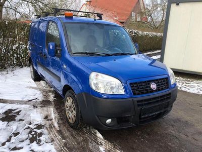 Blau Gebraucht 2009 Fiat Doblò Van / Kleinbus | 4.499 €