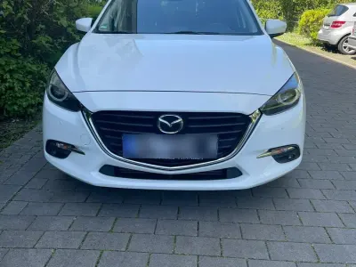 Używany Mazda 3 150 KM (110 kW) 2018 Biały Sedan/Limuzyna