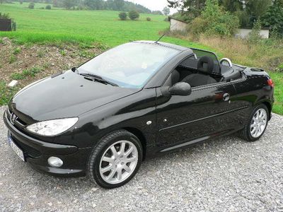 Gebraucht Peugeot 206 CC 109 PS (80 kW) 2007 Schwarz metallic Cabrio