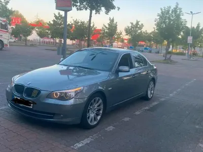 Gebraucht BMW 525 171 PS (125 kW) 2008 Blau Limousine