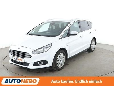 Weiß Gebraucht 2017 Ford S-MAX Titanium Van / Kleinbus | 15.920 € (Fairer Preis)