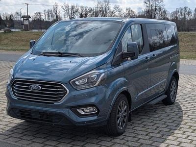 Gebraucht Ford Tourneo 185 PS (136 kW) 2019 Blau Van / Kleinbus