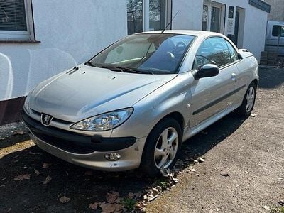 Gebraucht Peugeot 206 CC 109 PS (80 kW) 2002 Silber Cabrio