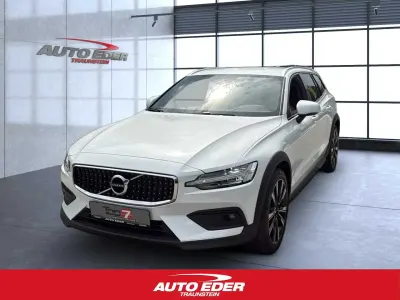 Gebraucht Volvo V60 CC 145 PS (106 kW) 2021 Kombi