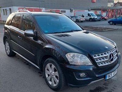Gebraucht Mercedes ML300 Edition 204 PS (150 kW) 2011 Schwarz SUV