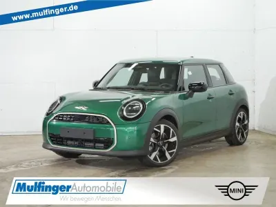 Usata Mini Cooper Favoured 114 kW (156 CV) 2025 Verde Utilitaria